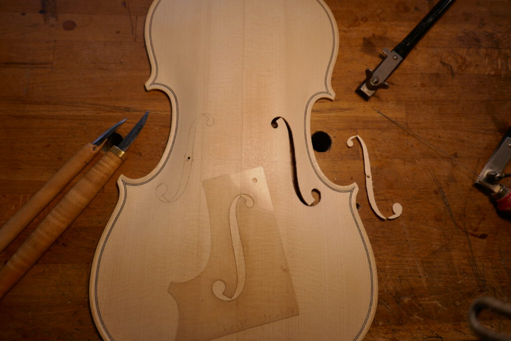 Op. 89 – F-Löcher